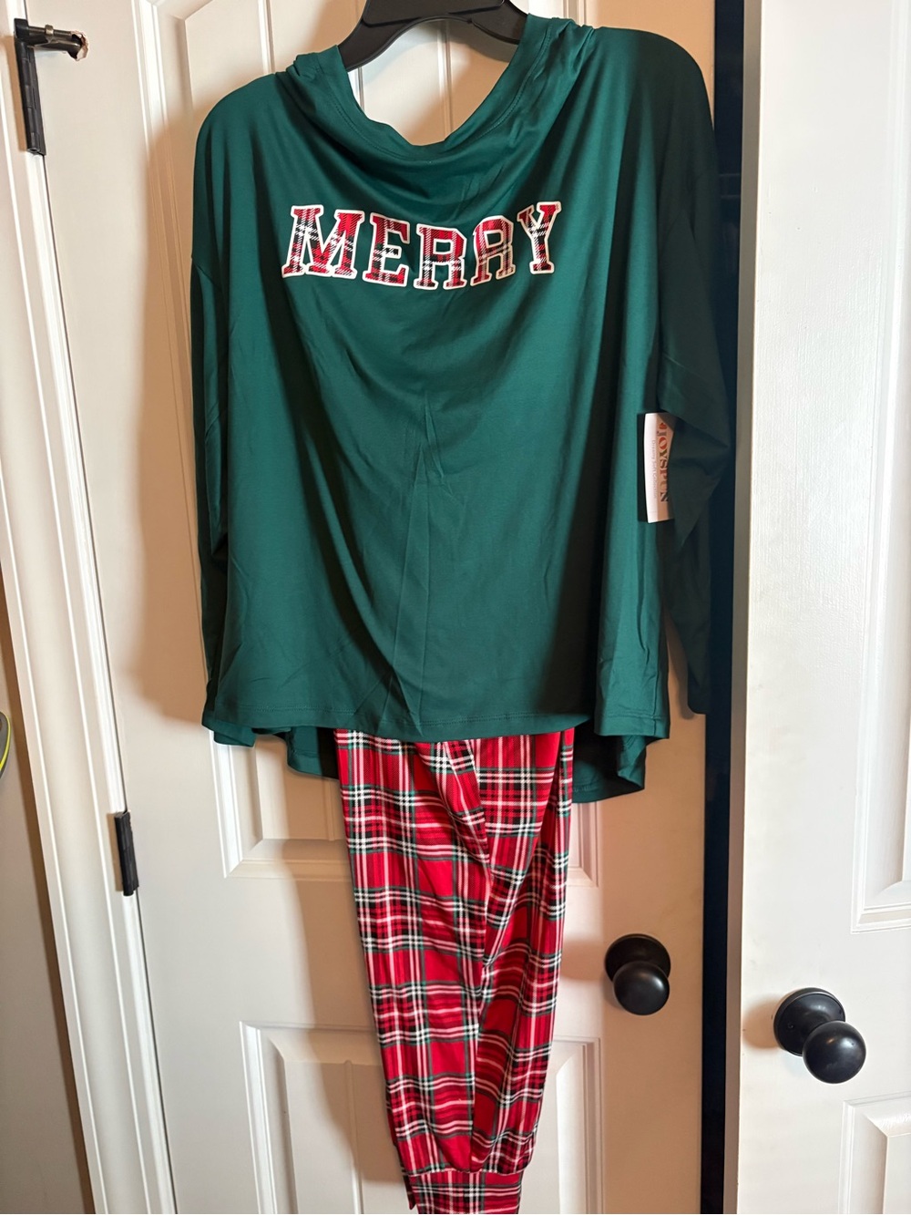 Women's Green 'Merry' Top & Red Plaid Pajama Pants Set